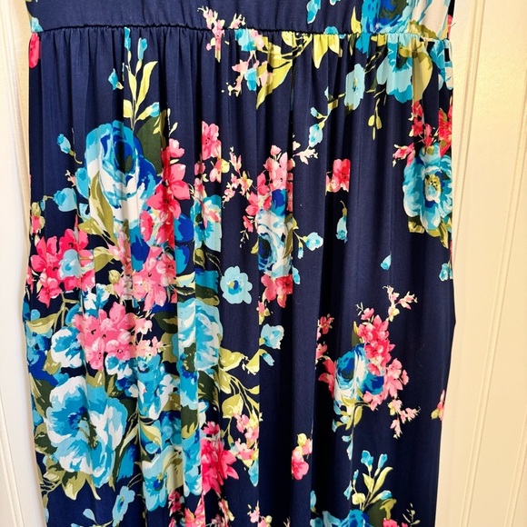 Wanna B Sleeveless High Neck Navy Blue Floral Maxi Dress Women’s Size Medium - Picture 3 of 9